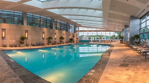 luxury hotels near mohegan sun.